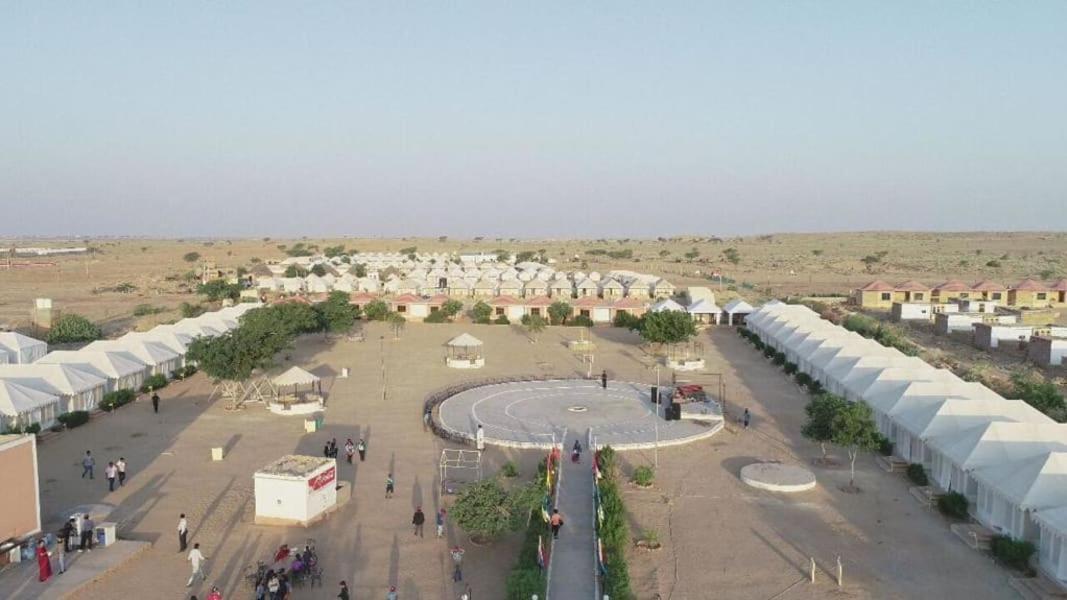 Golden Sandstone Hotel Desert Safari Camp ไจซัลเมอร์ ภายนอก รูปภาพ